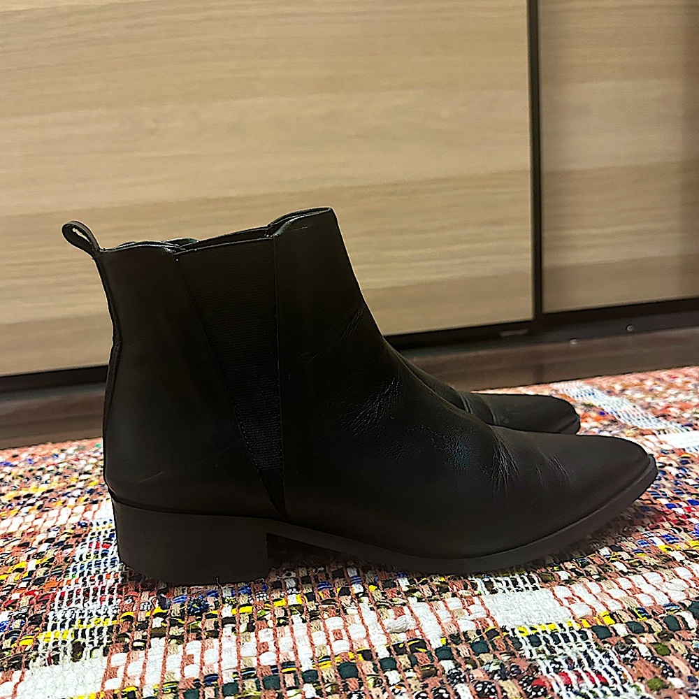 Frank & Oak Black Leather Chelsea Boots Size US8